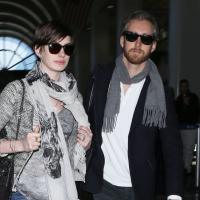 Anne Hathaway : Retour à LA avec son mari, son ex attire des ennuis à Zach Braff