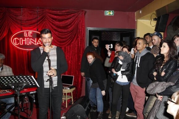 Tony devant ses fans au China Club, à Paris, le 13 mars 2013