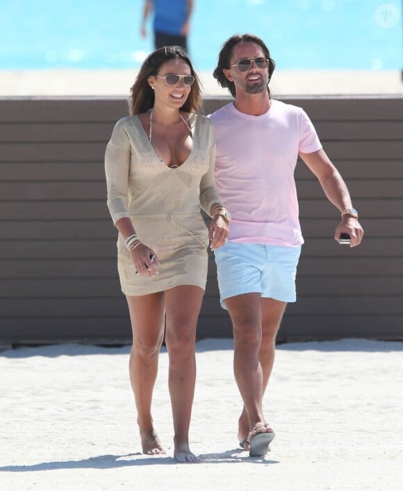 Tamara Ecclestone et son fiancé Jay Rutland profitent du soleil de Miami ce jeudi 14 mars 2013 en ne faisant rien.