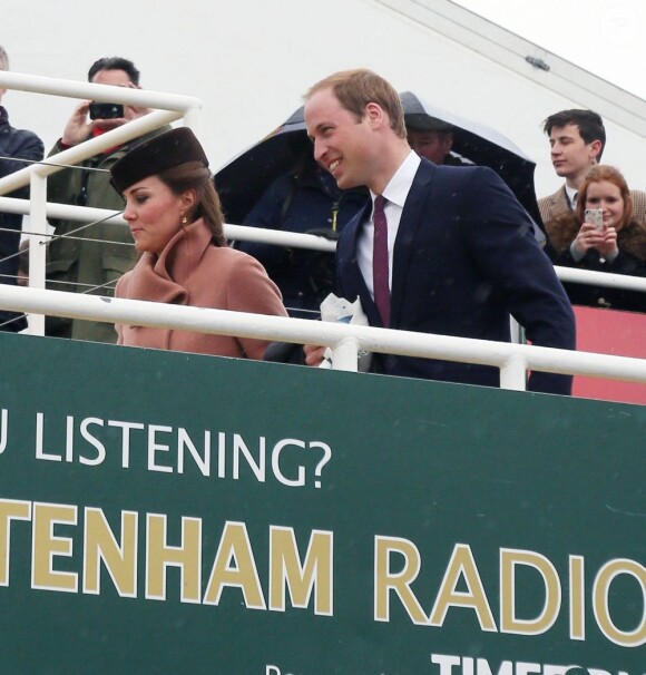 Le prince William et Kate Middleton, duchesse de Cambridge, arrivent au festival de Cheltenham, le 15 mars 2013.