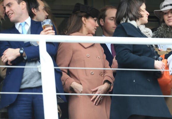 Le prince William et Kate Middleton, ont assisté au festival de Cheltenham, le 15 mars 2013.