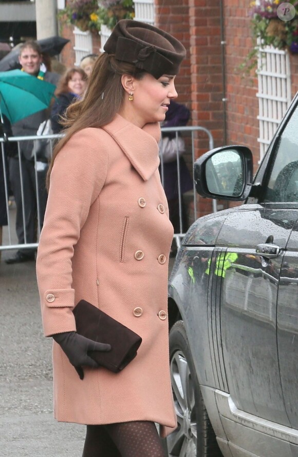 Kate Catherine Middleton (enceinte), duchesse de Cambridge, arrive au festival de Cheltenham. Le 15 mars 2013  March 15, 2013 The Duke and Duchess of Cambridge arrives at The Cheltenham Festival 2013.15/03/2013 - Cheltenham