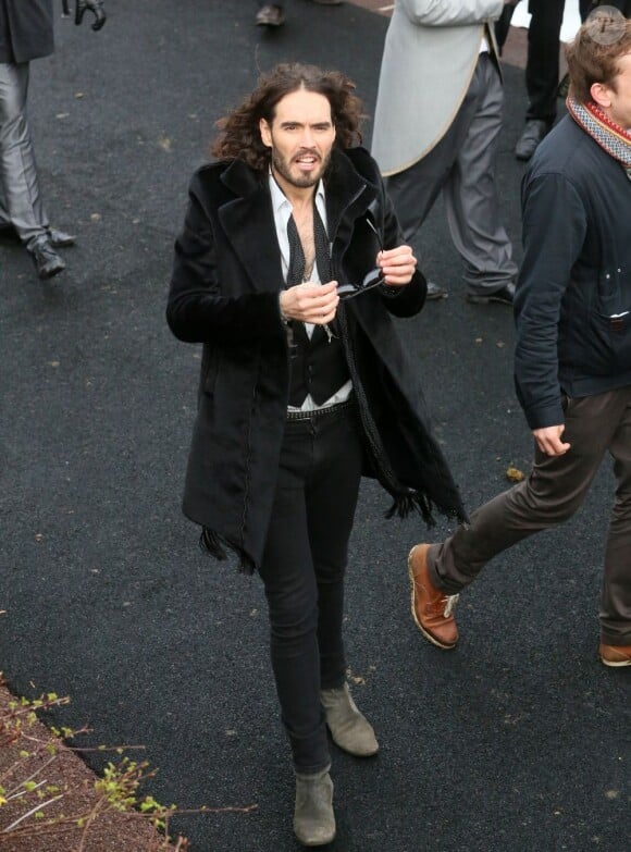 Russell Brand Zara a assisté au festival de Cheltenham, le 15 mars 2013.