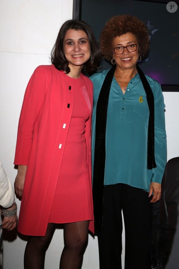 Cindy Leoni et Angela Davis lors de la soirée des parrains et marraines de l'association SOS Racisme au restaut Elysée Palace à PAris le 18 mars 2013