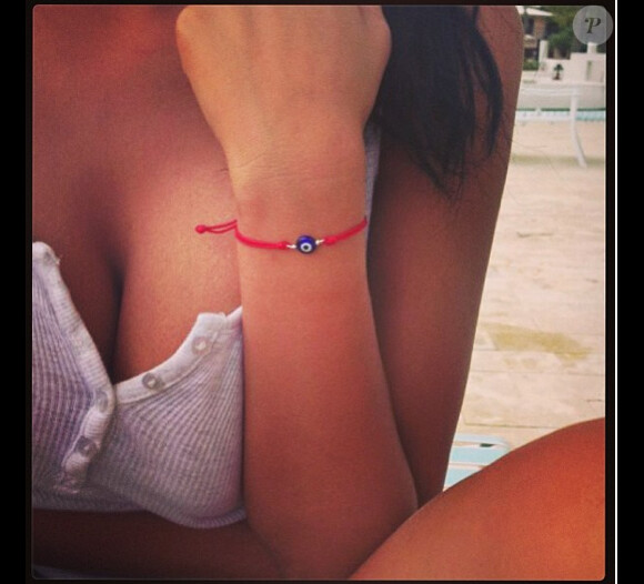 Nabilla dévoile le même bracelet que celui de Thomas - Instagram de Nabilla