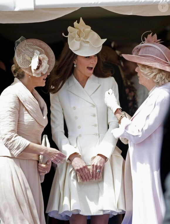 Sophie, comtesse de Wessex, Catherine, duchesse de Cambridge, et Camilla, duchesse de Cornouailles, lors des cérémonies de l'ordre de la jarretière le 18 juin 2012.