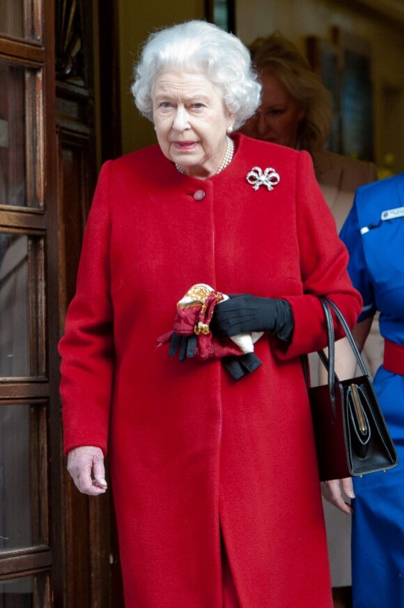 La reine Elizabeth II quitte l'hôpital King Edward VII à Londres, le 4 mars 2013.