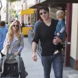 Exclusif - Goran Visnjic se promène avec sa femme Ivana et son fils Tin dans les rues de Beverly Hills, le 21 mars 2013.