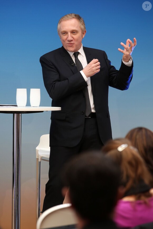 François Henri Pinault rebaptise le groupe PPR (Pinault, Printemps,Redoute) par le nom Kering à l'Atelier Richelieu, le 22 mars 2013