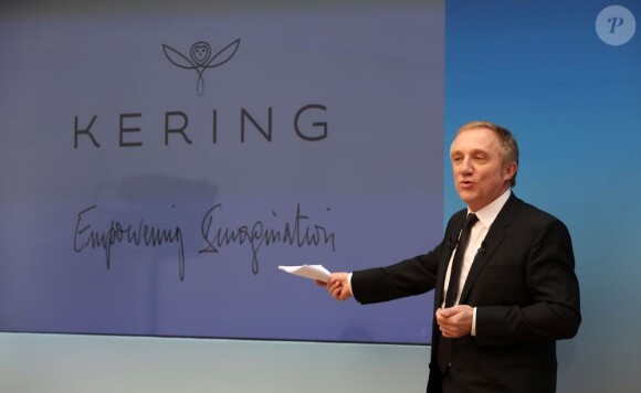 François Henri Pinault rebaptise le groupe PPR (Pinault, Printemps,Redoute) par le nom Kering à l'Atelier Richelieu, le 22 mars 2013