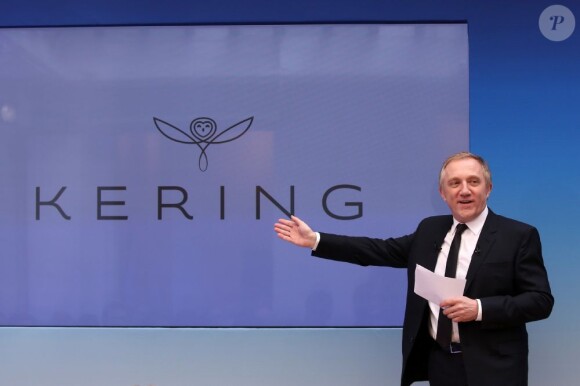 François Henri Pinault rebaptise le groupe PPR (Pinault, Printemps,Redoute) par le nom Kering à l'Atelier Richelieu, le 22 mars 2013