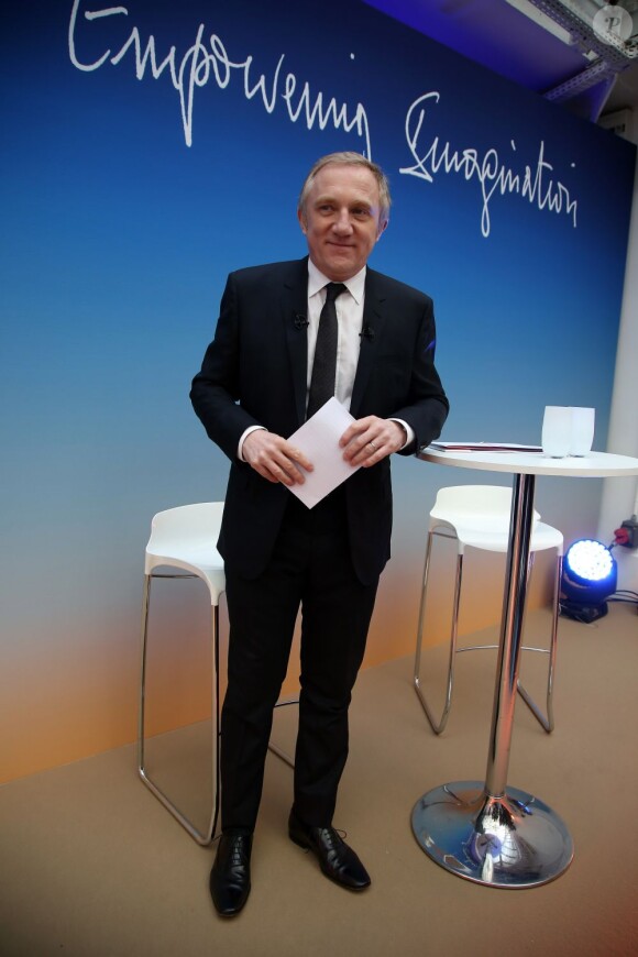 François Henri Pinault rebaptise le groupe PPR (Pinault, Printemps,Redoute) par le nom Kering à l'Atelier Richelieu, le 22 mars 2013