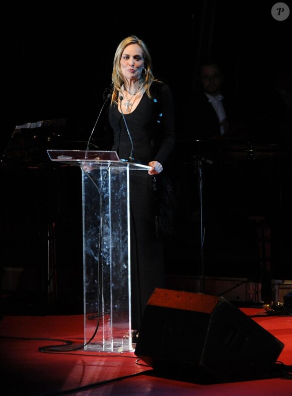 Sharon Stone le 22 mars 2013 lors du gala donné à Porto par la compagnie DouroAzul en l'honneur du baptême de deux nouveaux bateaux.