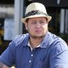 Exclusif - Chaz Bono en pleine missions courses au Whole Foods Market, supermarché spécialisé dans la nourriture bio. West Hollywood, le 23 mars 2013.