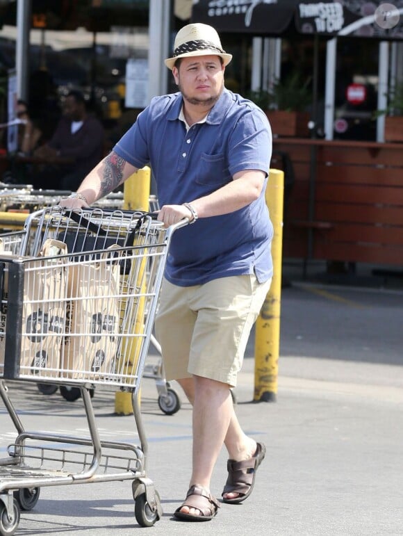 Exclusif - Chaz Bono en pleine missions courses au Whole Foods Market, supermarché spécialisé dans la nourriture bio. West Hollywood, le 23 mars 2013.