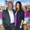 Dustin Hoffman et sa femme Lisa Hoffman pendant l'avant-première du film Quartet à l'UGC des Halles à Paris, le 26 mars 2013.