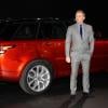 Daniel Craig au côté du superbe Range Rover Sport au Salon de l'automobile de New York, le 26 mars 2013.