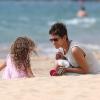 Olivier Martinez, Halle Berry, et sa fille Nahla en vacances sur une plage d'Hawaï le 27 mars 2013. La mère et la fille sont très complices.