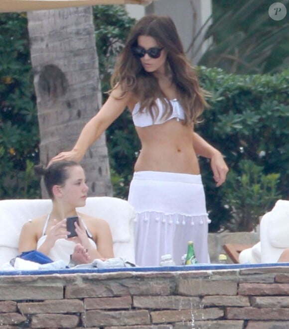 Kate Beckinsale en vacances avec sa fille à Cabo San Lucas au Mexique le 27 mars 2013.