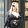 Jessica Simpson enceinte de son deuxième enfant fait du shopping chez Chanel à Los Angeles le 28 mars 2013.