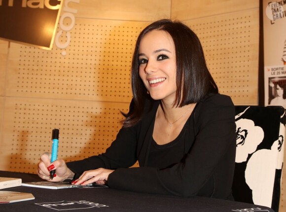 Alizée, le vendredi 29 mars au forum de la Fnac St-Lazare à Paris.
