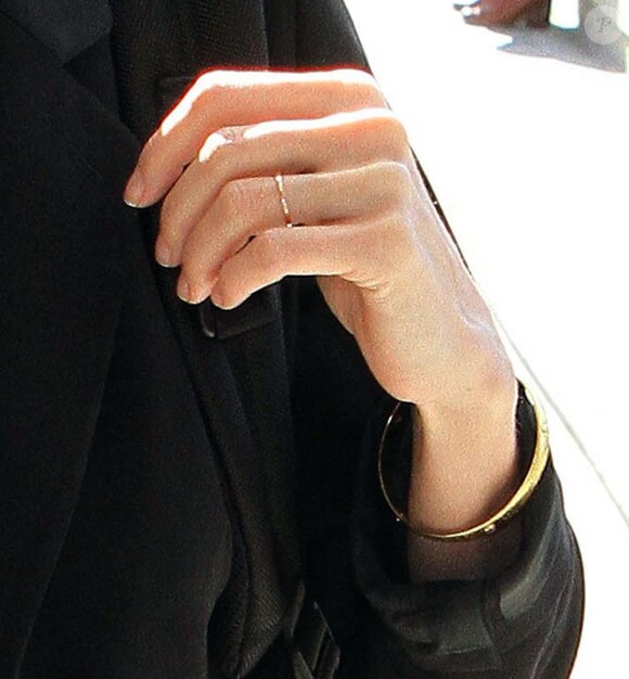 Angelina Jolie à son arrivée à l'aéroport de Los Angeles, le 27 mars 2013.