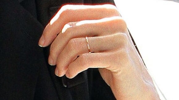 Angelina Jolie : Son anneau doré, un cadeau de famille de Brad Pitt