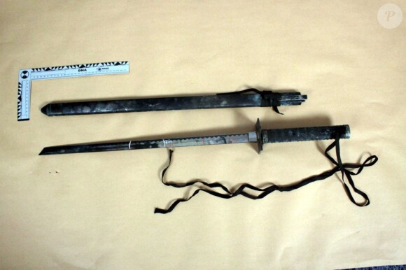 Plusieurs armes (et du matériel) ont été retrouvées dans les affaires de Junior Bradshaw et Kevin Liverpool, qui ont tenté de tuer Joss Stone en juin 2011.