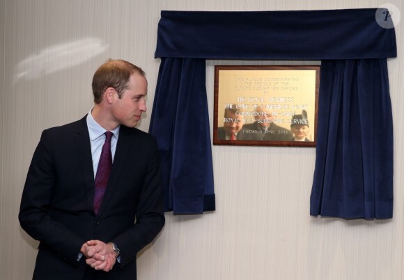 Kate Middleton et le prince William, après l'inauguration de Dumfries House, se sont rendus sur le site de BAE Systems à Barrow-in-Furness, en Cumbrie, le 5 avril 2013, pour découvrir les nouveaux sous-marins nucléaires de la Navy.