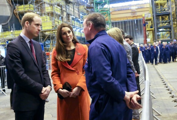 Kate Middleton et le prince William, après l'inauguration de Dumfries House, se sont rendus sur le site de BAE Systems à Barrow-in-Furness, en Cumbrie, le 5 avril 2013, pour découvrir les nouveaux sous-marins nucléaires de la Navy.