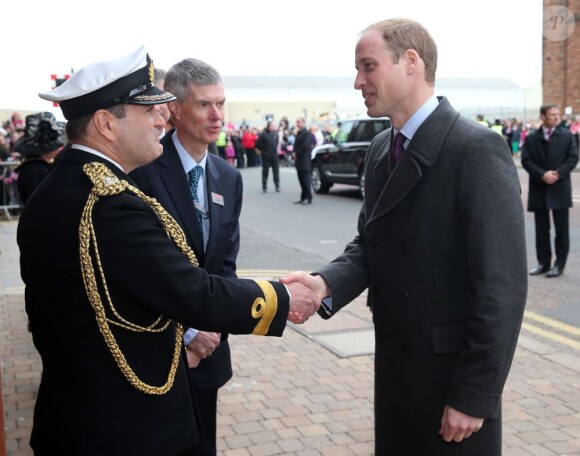 Kate Middleton et le prince William, après l'inauguration de Dumfries House, se sont rendus sur le site de BAE Systems à Barrow-in-Furness, en Cumbrie, le 5 avril 2013, pour découvrir les nouveaux sous-marins nucléaires de la Navy.