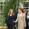 La princesse Lalla Salma du Maroc arrive avec Valérie Trierweiler pour la présentation d'une maquette de la nouvelle station d'épuration de la Mediouna, le 3 avril 2013 au palais royal de Casablanca.