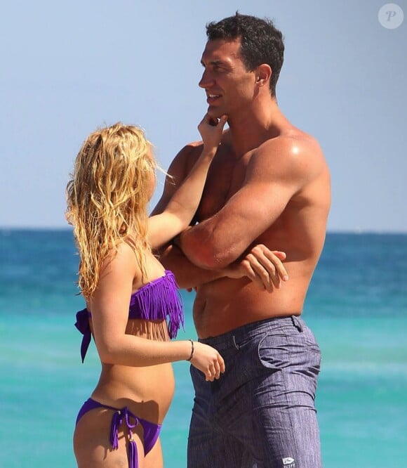Exclu : Hayden Panettiere et son fiancé sur une charmante plage de Miami, le 30 mars 2013.