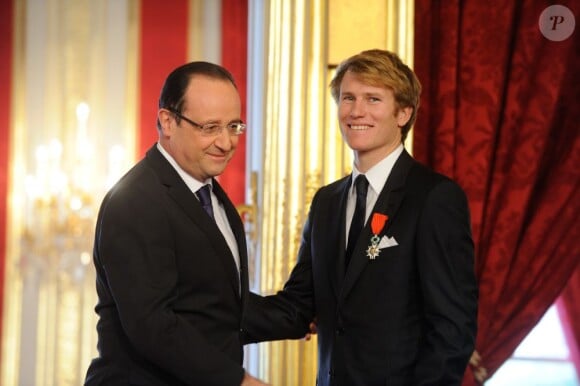 François Hollande et François Gabart, vainqueur du Vendée Globe 2012-2013 le 8 avril 2013 au palais de l'Elysée