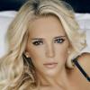 Luisana Lopilato photographiée par Dan Kennedy pour Ultimo.