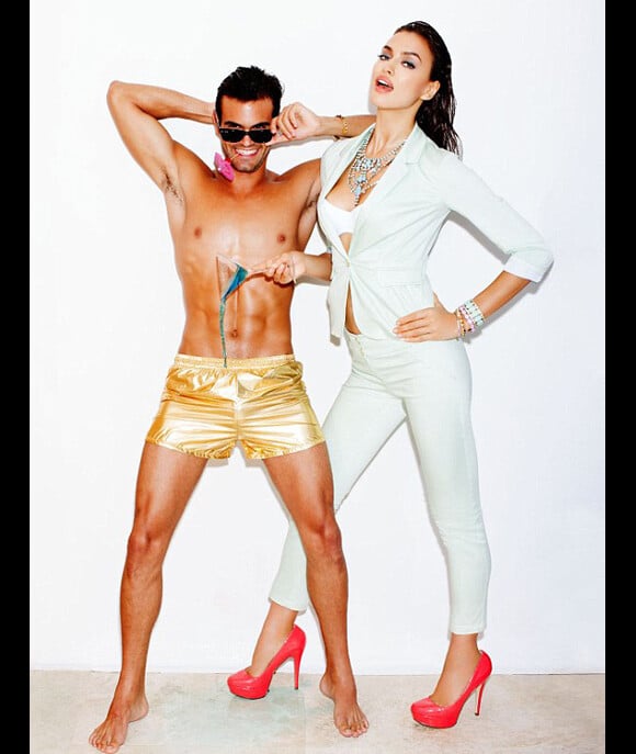 Irina Shayk et son sexy partenaire posent pour la campagne printemps-été 2013 de la marque canadienne Dynamite.
