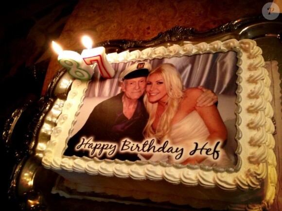 Gâteau d'anniversaire de Hugh Hefner qui célébrait son 87e anniversaire à Los Angeles, le 9 avril 2013.