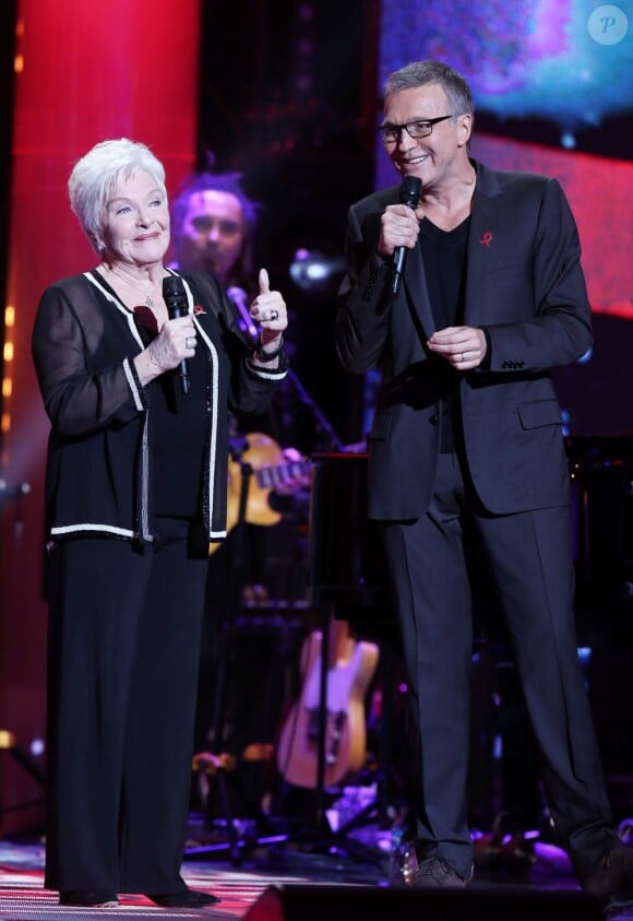 Exclusif - Line Renaud et Laurent Ruquier à Paris le 22 mars 2013 pour l'enregistrement de l'émission "Toute la télé chante pour le Sidaction", diffusée sur France 2 le 6 avril 2013.