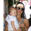 Le top model Alessandra Ambrosio a fêté son 32e anniversaire au restaurant The Ivy, avec sa famille, ses enfants et des amis, le 12 avril 2013.