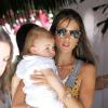 Alessandra Ambrosio a fêté son 32e anniversaire au restaurant The Ivy, avec sa famille, ses enfants et des amis, le 12 avril 2013.