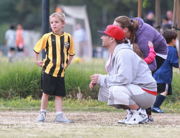 Britney Spears est allée voir ses fils Jayden et Sean Preston à leur match de football à Woodland Hills, le 14 avril 2013. Son ex-mari Kevin Federline était aussi présent.
