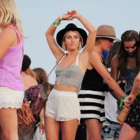Kelly Rowland, Julianne Hough : Modeuses aux tenues légères pour Coachella