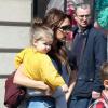 Victoria Beckham est allée faire du shopping dans la boutique Bonton à Bastille, avec ses parents Anthony et Jacqueline Adams, et ses enfants Harper, Cruz et Romeo, à Paris, le 20 avril 2013.