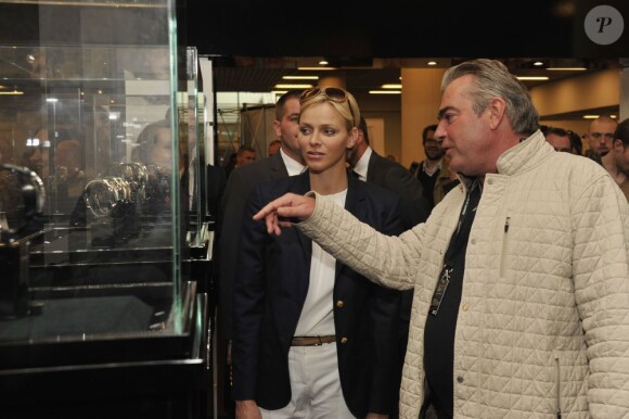 La princesse Charlene de Monaco en visite au salon Top Marques le 20 avril 2013 au Forum Grimaldi à Monaco.
