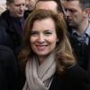 Valérie Trierweiler et les députés PS Olivier Dussopt et Philippe Martin fêtent l'adoption du projet de loi sur le mariage pour tous devant la mairie du 4e arrondissement de Paris, le 23 avril 2013.