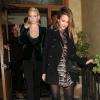 Jessica Alba et son amie Jaime King (qui fête son anniversaire) sortent d'un restaurant accompagnées de leurs maris 23 avril 2013