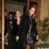 Jessica Alba et son amie Jaime King (qui fête son anniversaire) sortent d'un restaurant accompagnées de leurs maris 23 avril 2013