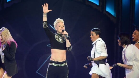 Pink : Retour fracassant et sportif sur scène après son concert annulé