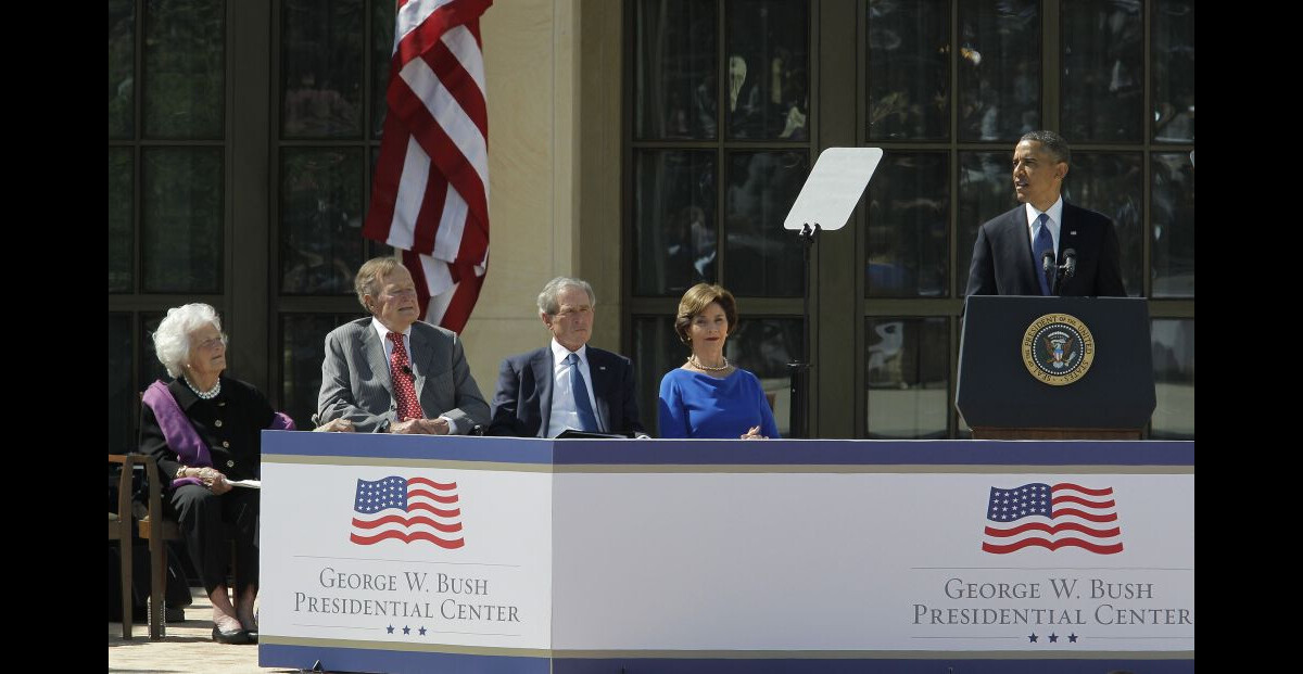 Photo : Barack Obama en plein discours à l'inauguration du George W ...