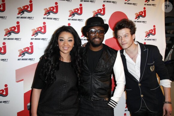 Exclusif - Will.I.Am rencontre Zayra Setouty et Sidoine Remy de la Star Academy 9 lors de l'emission de Sebastien Cauet sur NRJ a Paris, le 17 avril 2013.